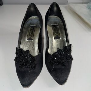 J. RENEE VINTAGE PUMPS SIZE 8M